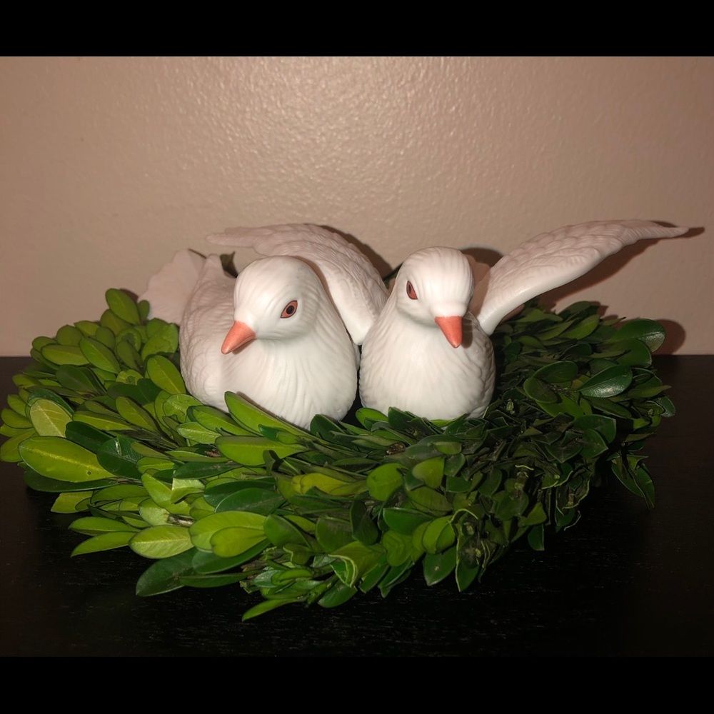 Homco Set of 2 Porcelain”White Doves”Figurines